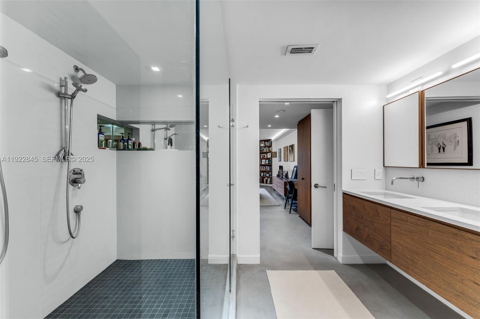 161 Crandon Blvd #125 Key Biscayne, FL 33149