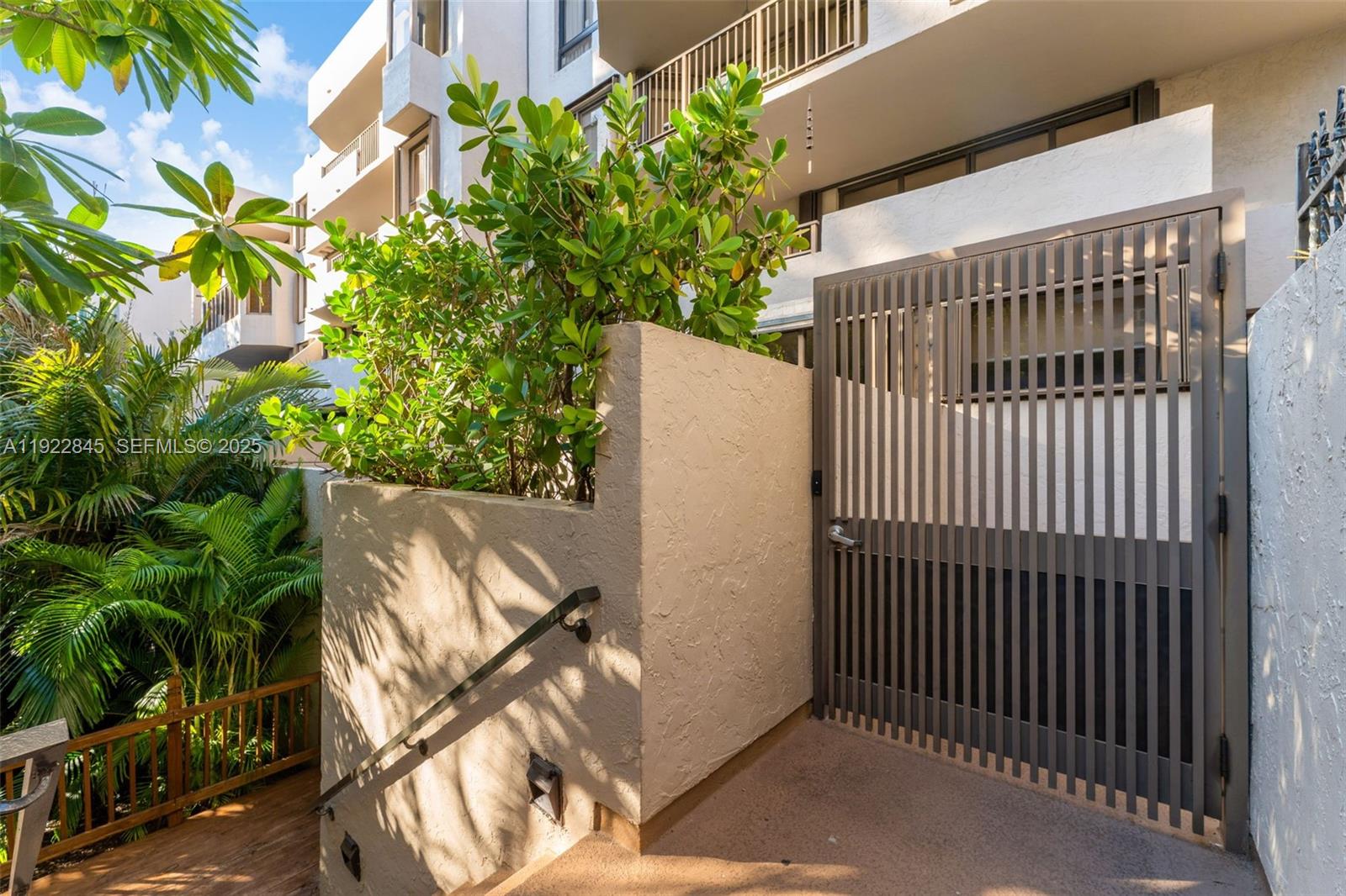 161 Crandon Blvd #125 Key Biscayne, FL 33149