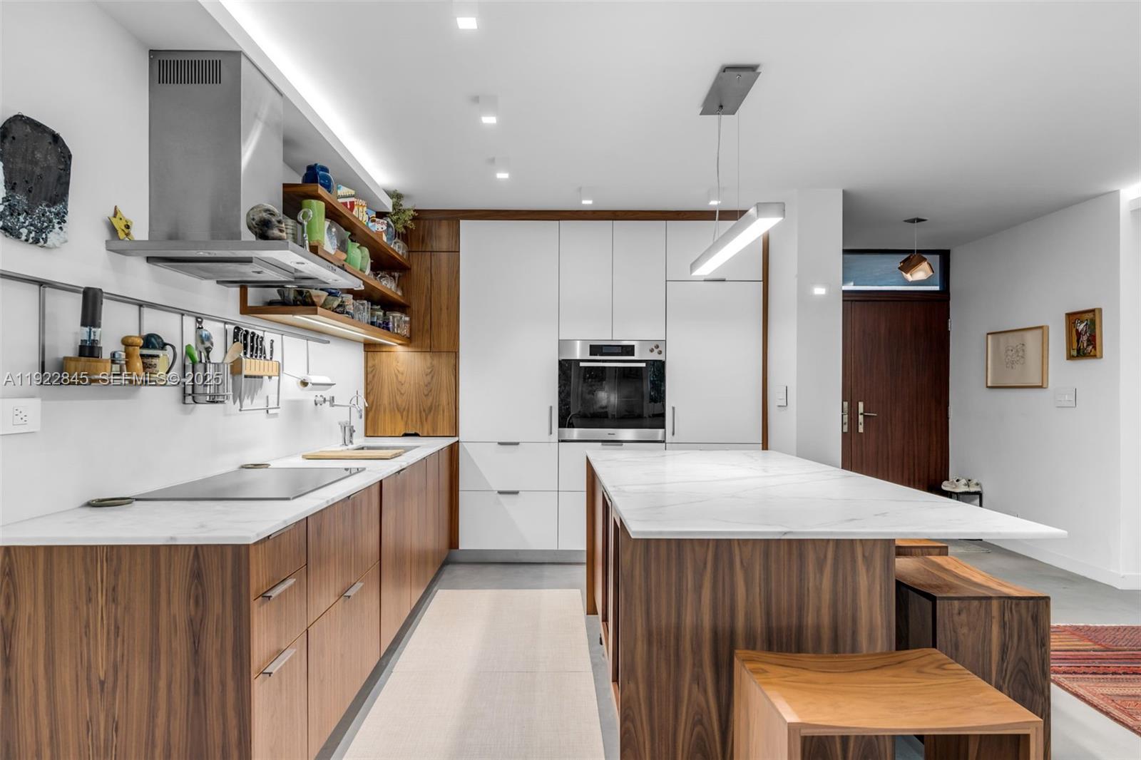 161 Crandon Blvd #125 Key Biscayne, FL 33149