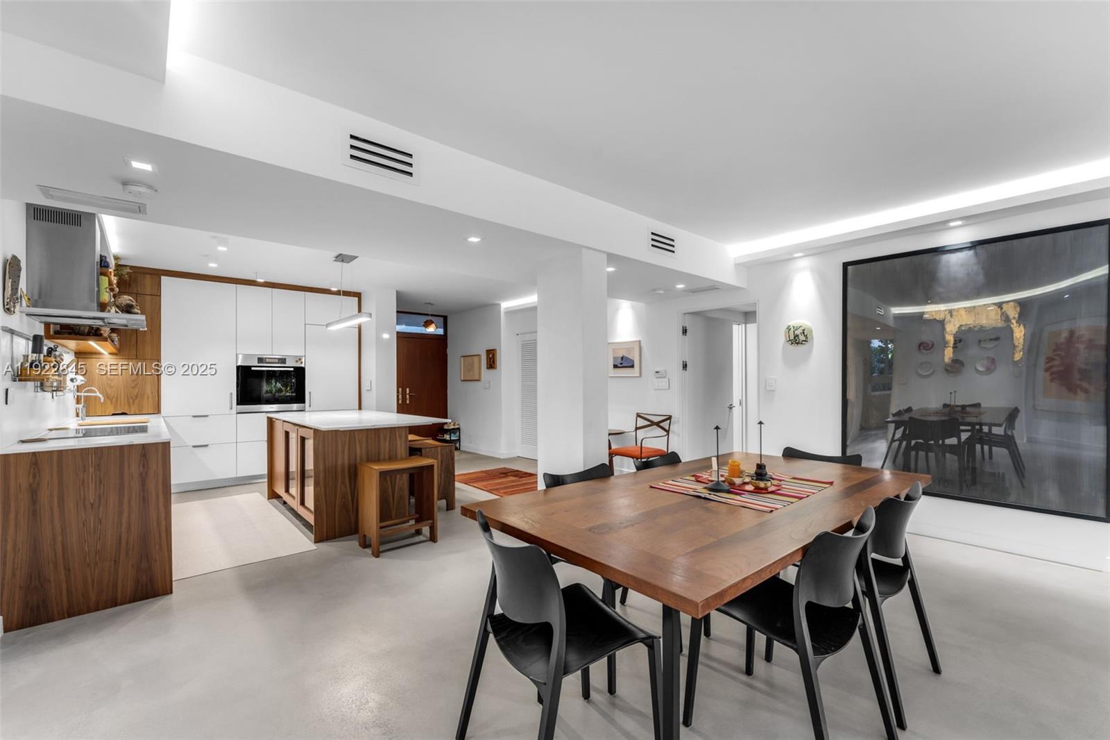 161 Crandon Blvd #125 Key Biscayne, FL 33149