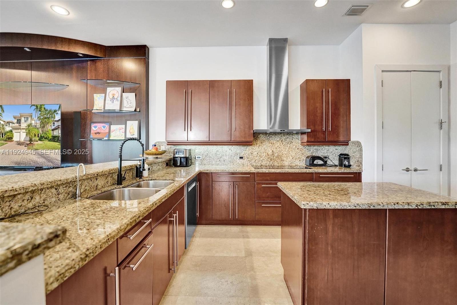 1575 Windjammer Way Hollywood, FL 33019