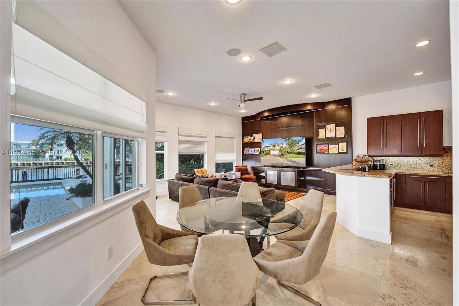 1575 Windjammer Way Hollywood, FL 33019