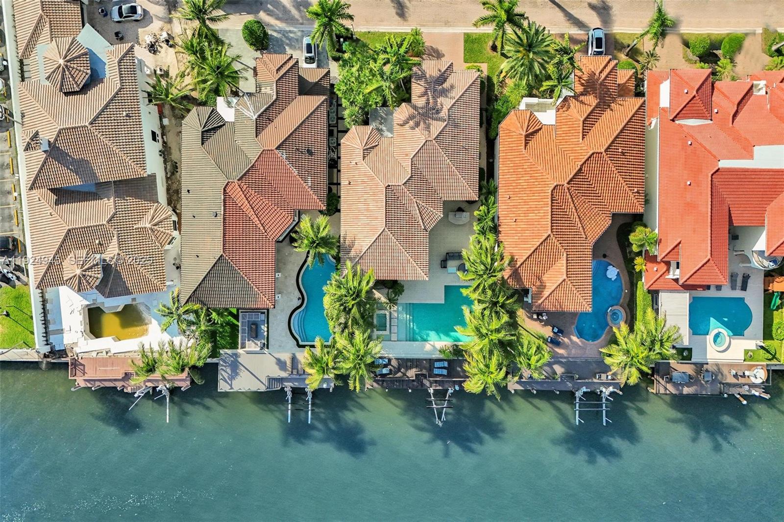 1575 Windjammer Way Hollywood, FL 33019