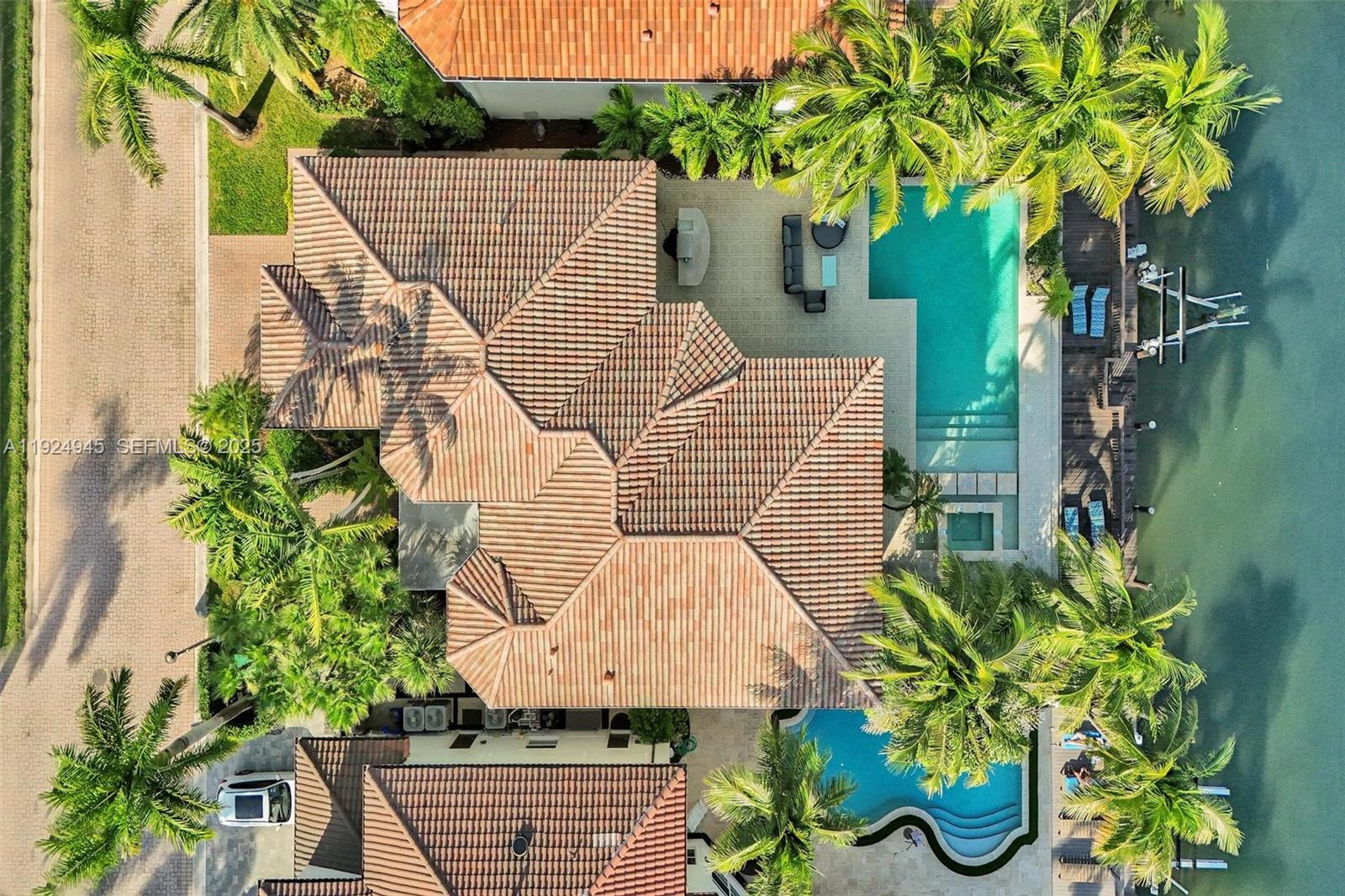 1575 Windjammer Way Hollywood, FL 33019