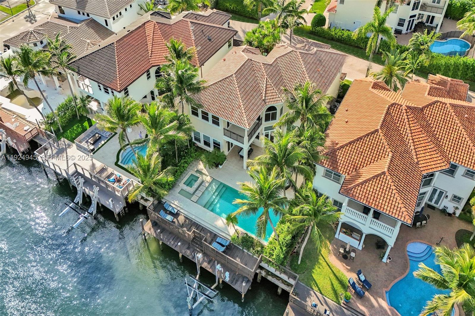 1575 Windjammer Way Hollywood, FL 33019