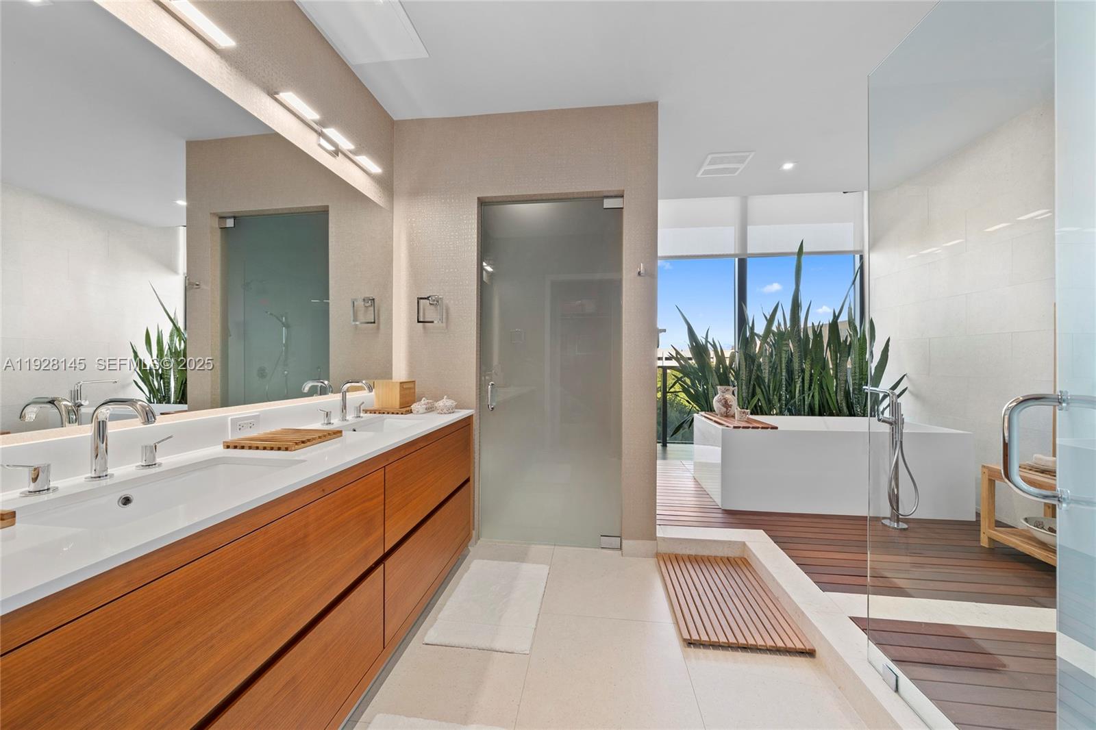 3581 E Glencoe St #403 Miami, FL 33133