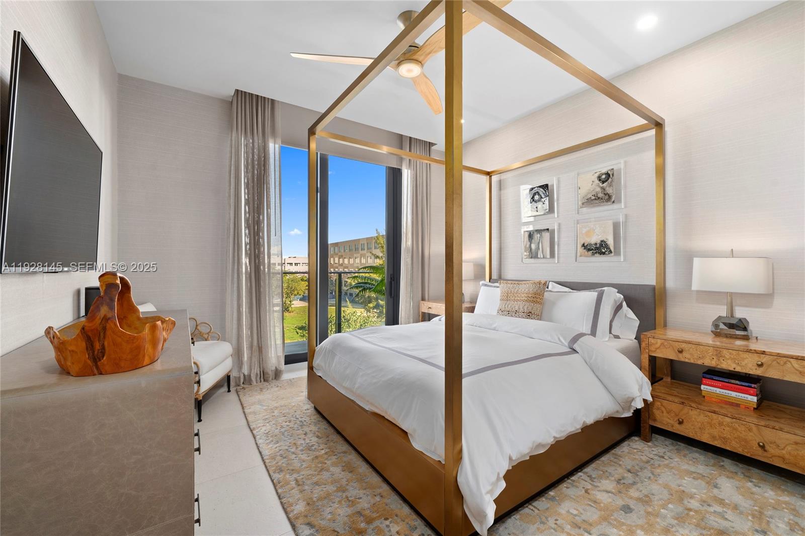 3581 E Glencoe St #403 Miami, FL 33133