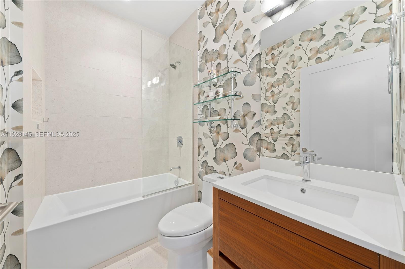 3581 E Glencoe St #403 Miami, FL 33133