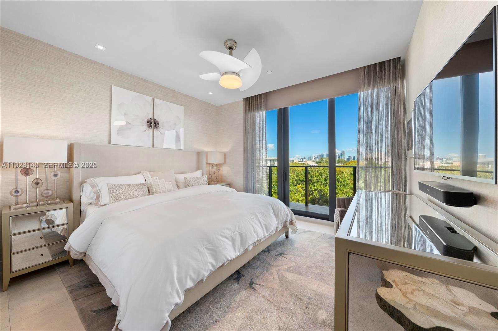 3581 E Glencoe St #403 Miami, FL 33133