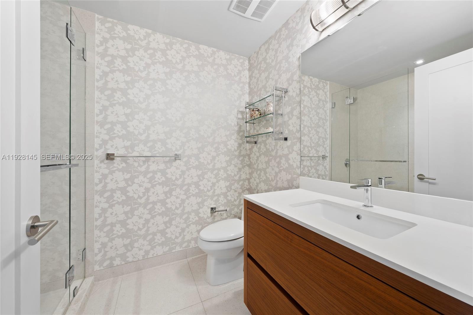 3581 E Glencoe St #403 Miami, FL 33133