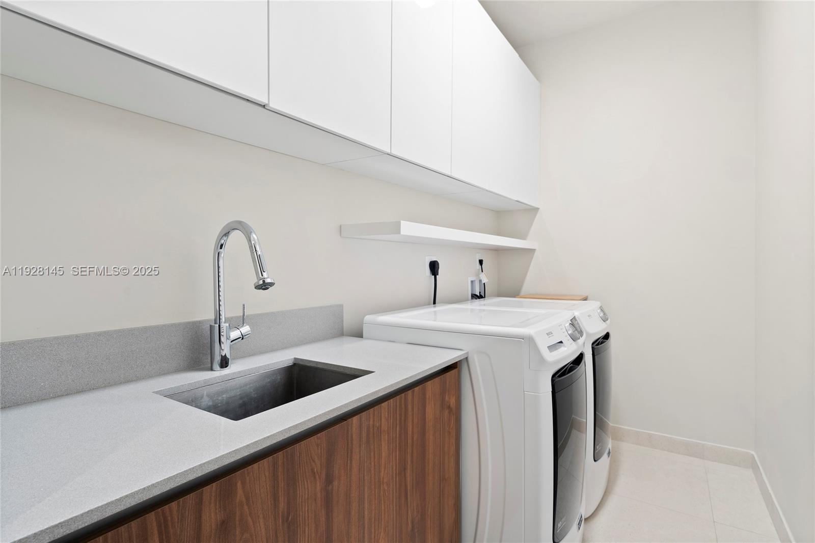 3581 E Glencoe St #403 Miami, FL 33133