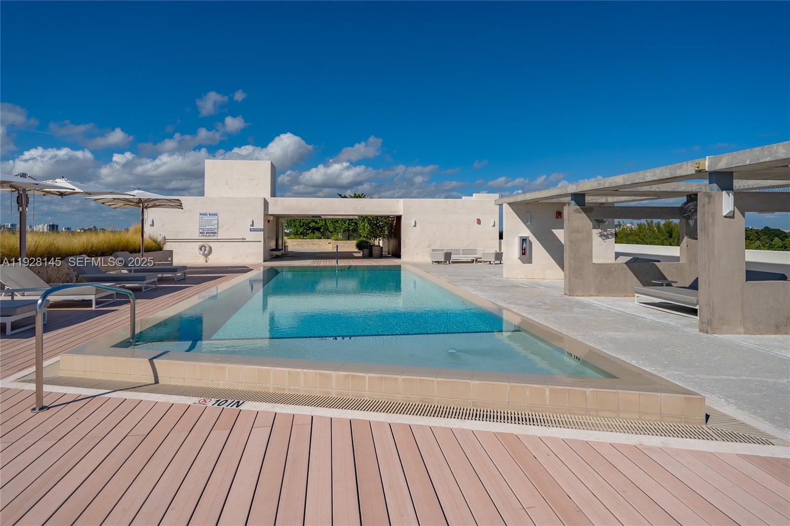 3581 E Glencoe St #403 Miami, FL 33133