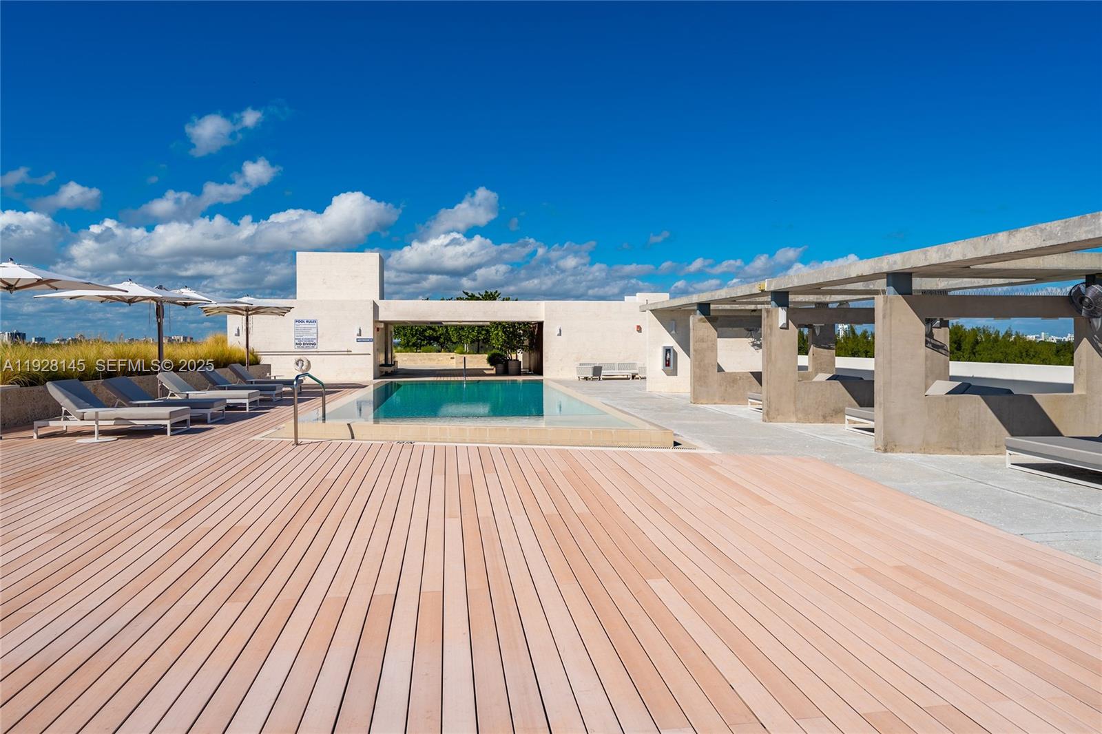 3581 E Glencoe St #403 Miami, FL 33133