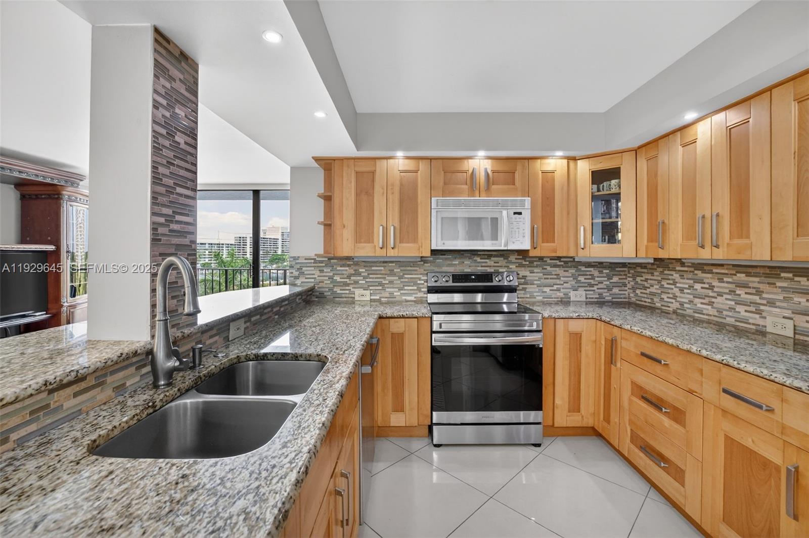 200 Leslie Dr #707 Hallandale Beach, FL 33009