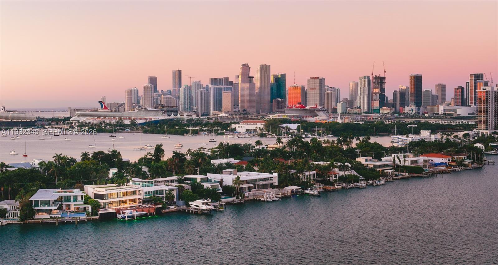 1413 N Venetian Way Miami, FL 33139