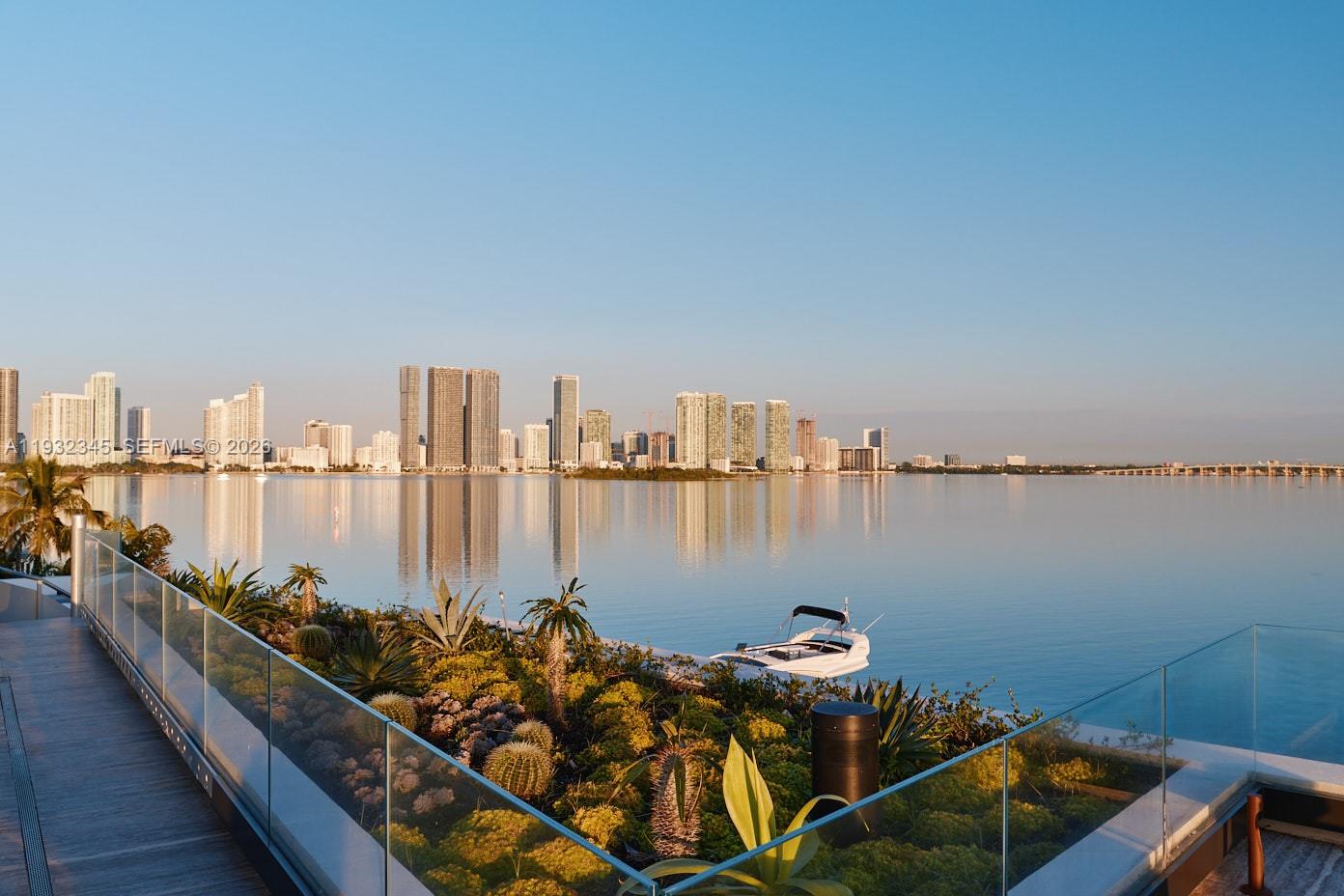 1413 N Venetian Way Miami, FL 33139