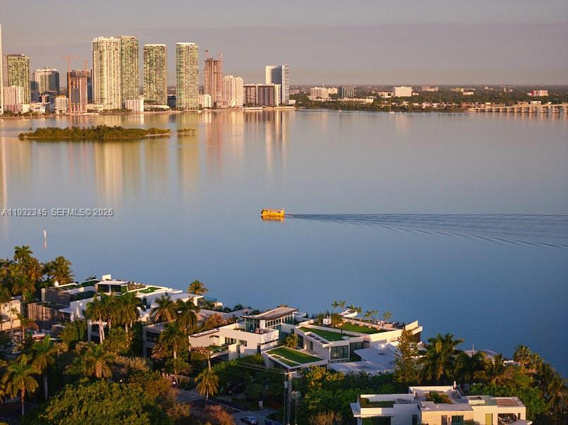 1413 N Venetian Way Miami, FL 33139