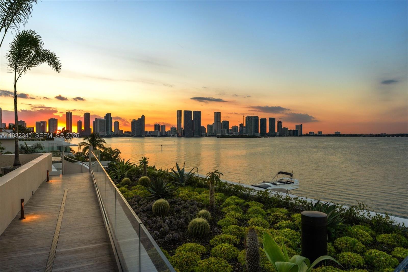 1413 N Venetian Way Miami, FL 33139