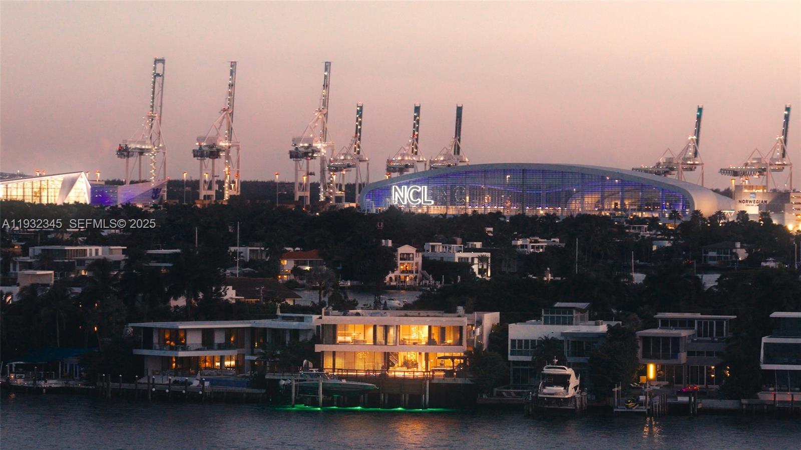 1413 N Venetian Way Miami, FL 33139