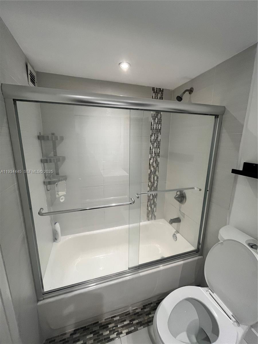 image Brickell Harbour9