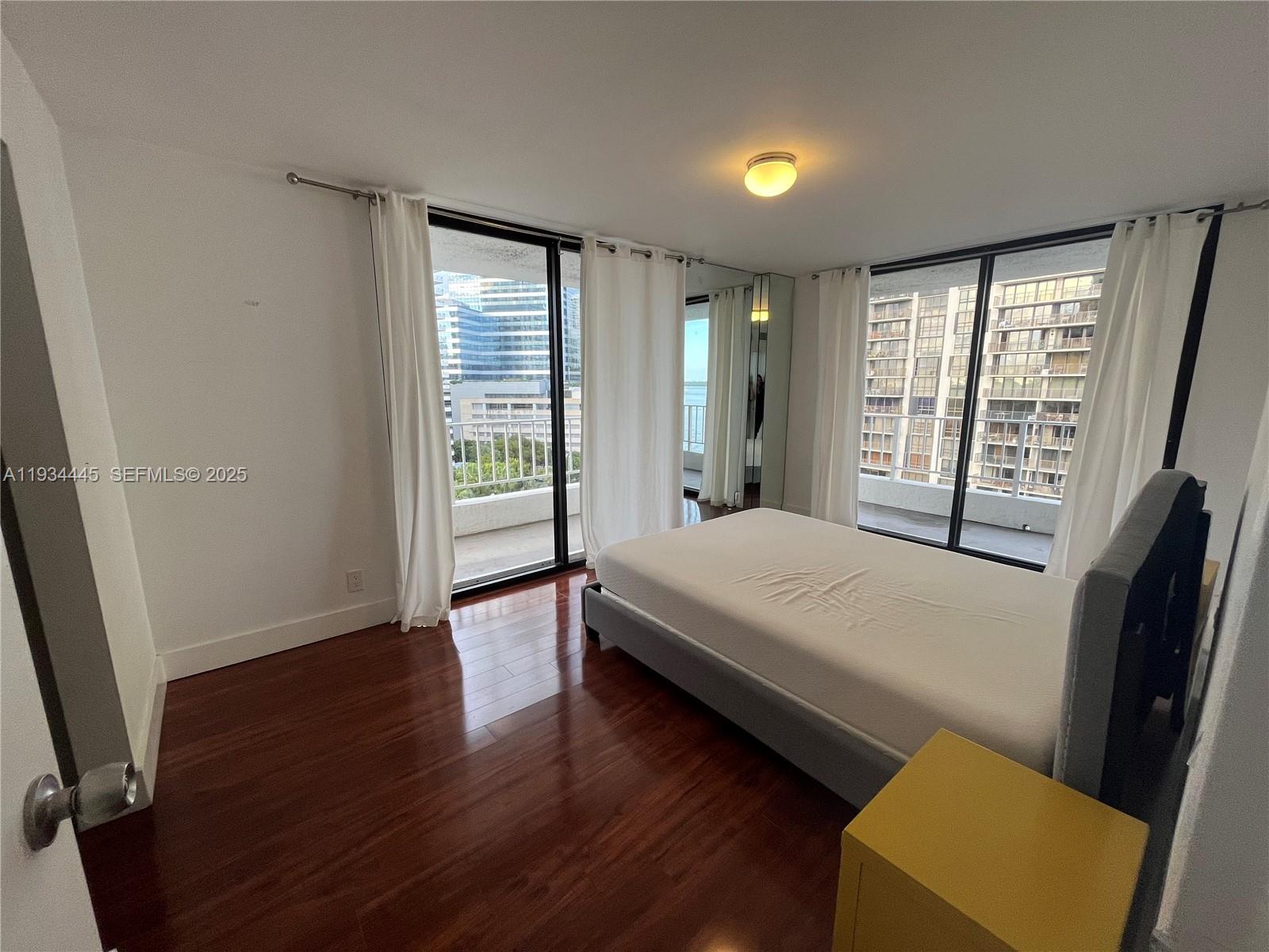 image Brickell Harbour6