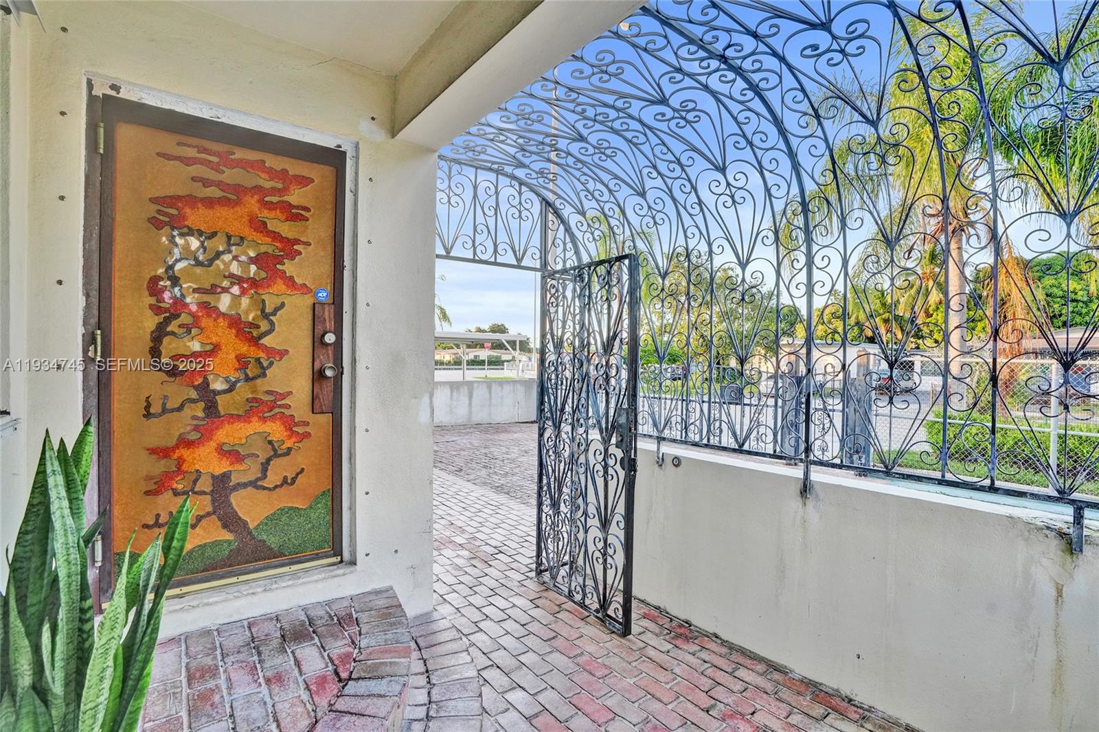 366 W 12th St Hialeah, FL 33010