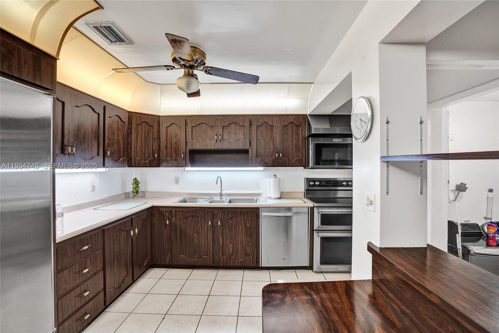 366 W 12th St Hialeah, FL 33010