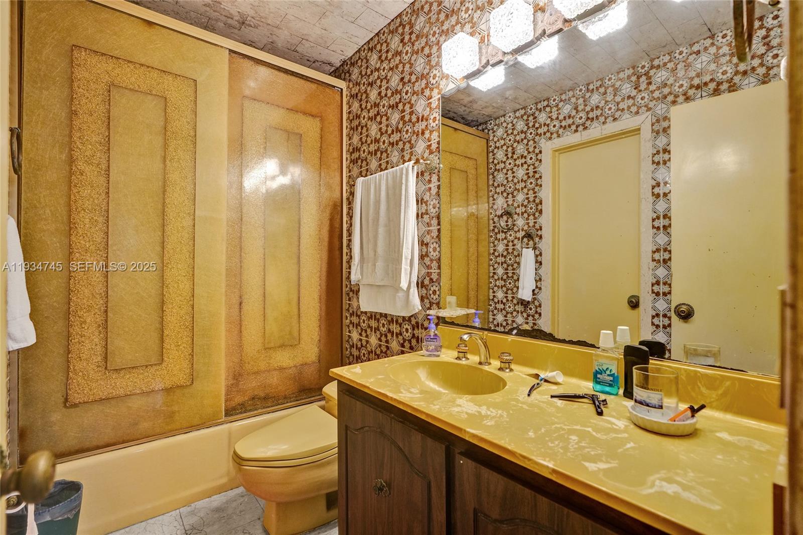 366 W 12th St Hialeah, FL 33010