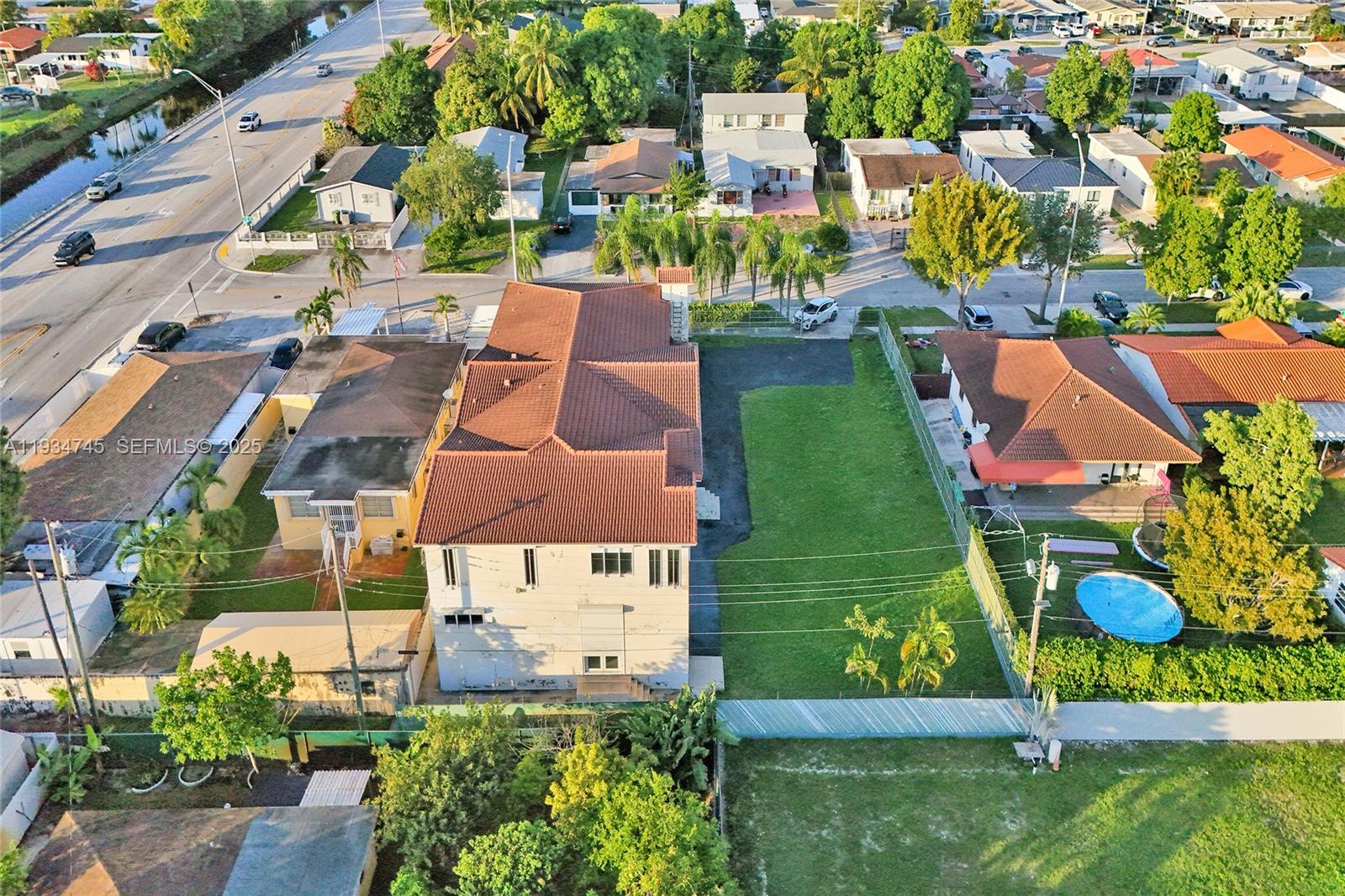 366 W 12th St Hialeah, FL 33010