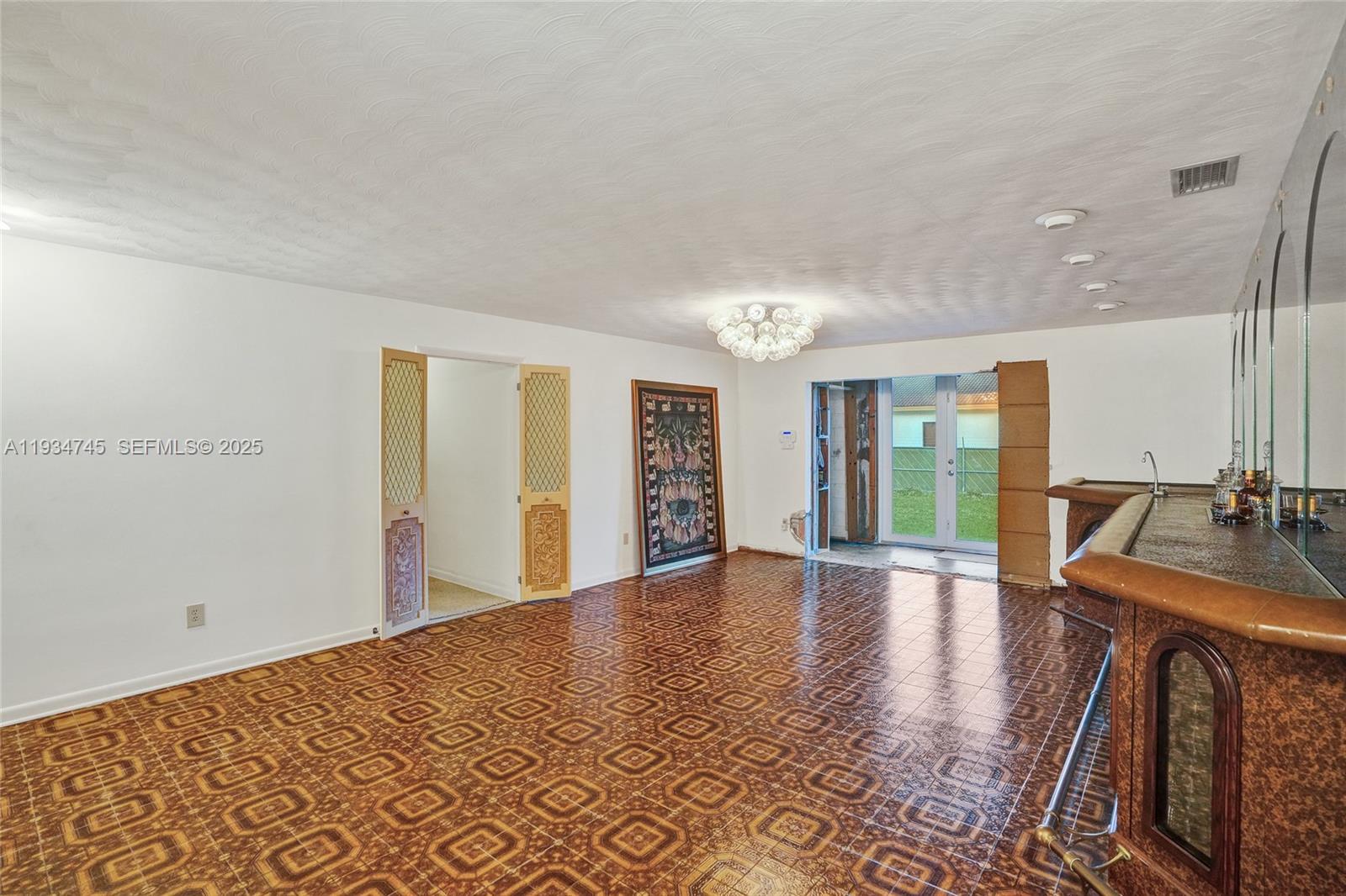 366 W 12th St Hialeah, FL 33010