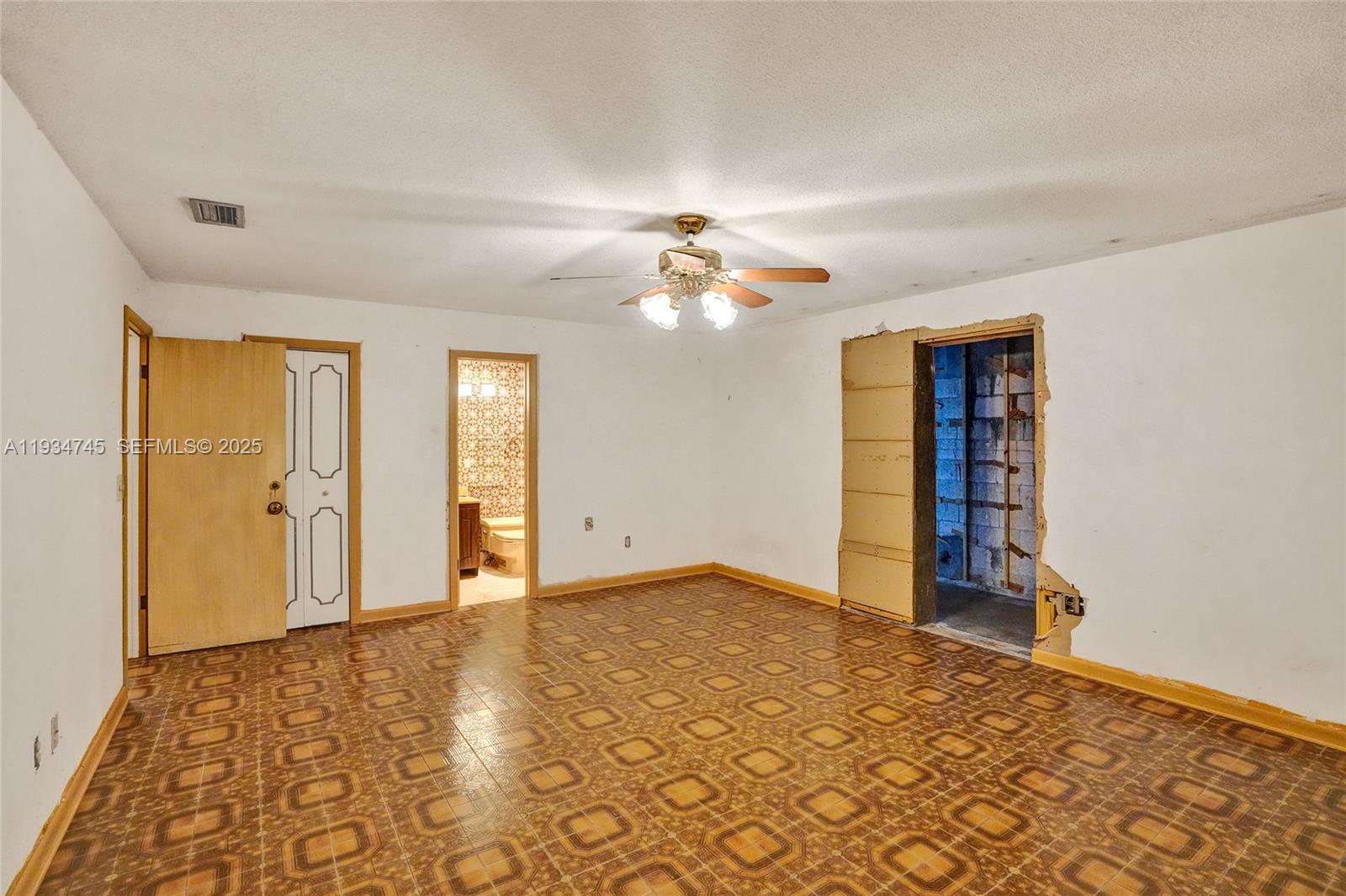 366 W 12th St Hialeah, FL 33010