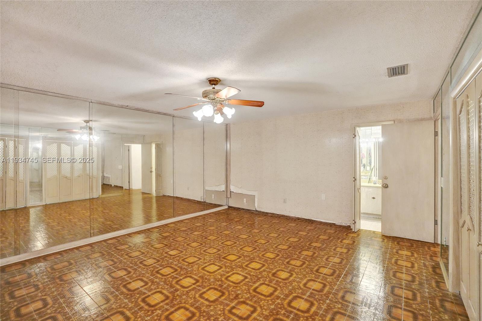 366 W 12th St Hialeah, FL 33010