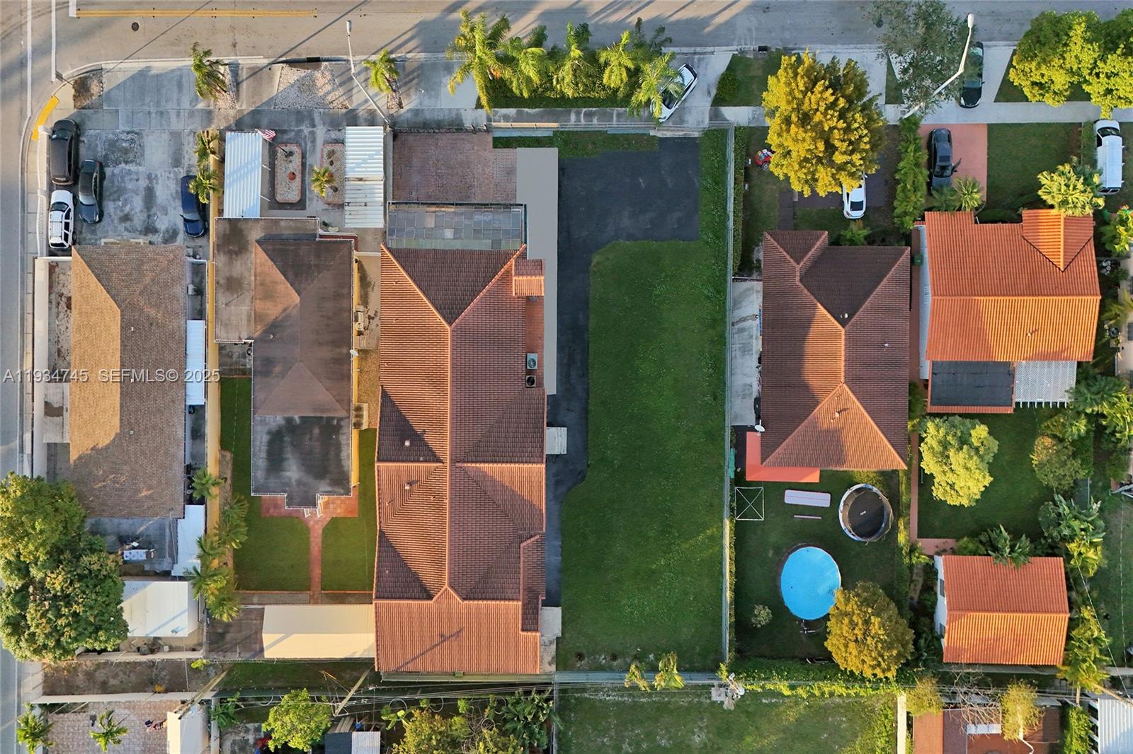 366 W 12th St Hialeah, FL 33010