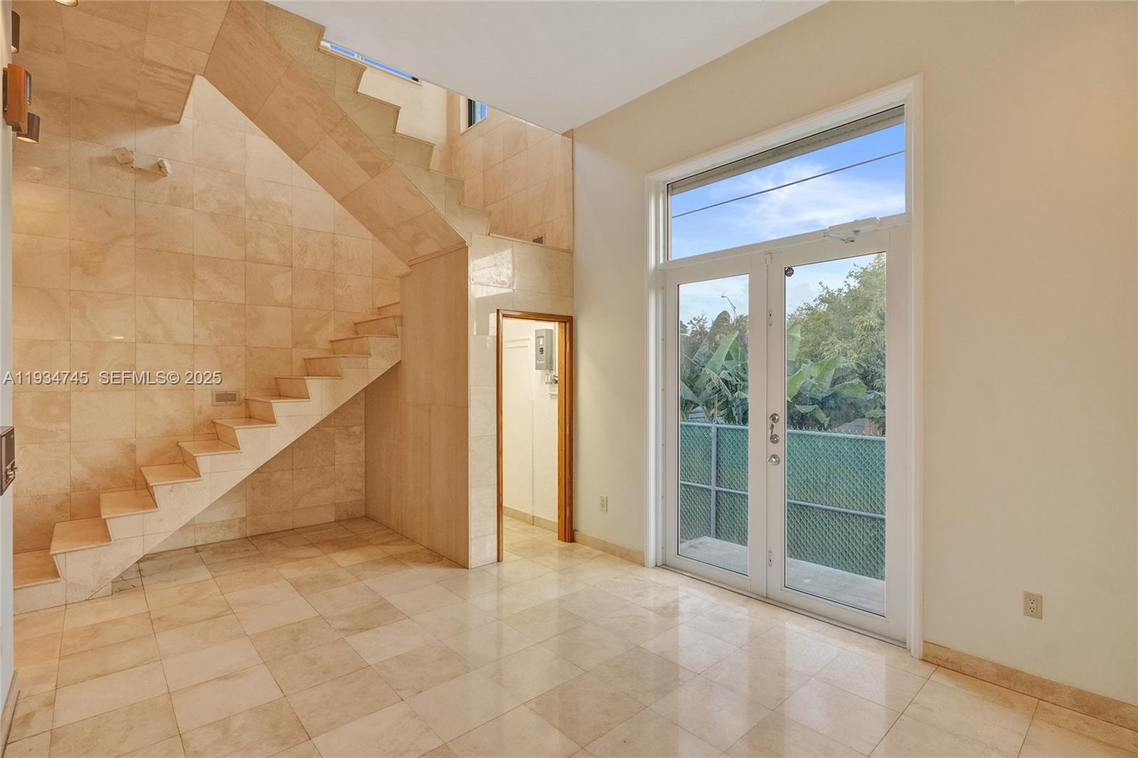 366 W 12th St Hialeah, FL 33010