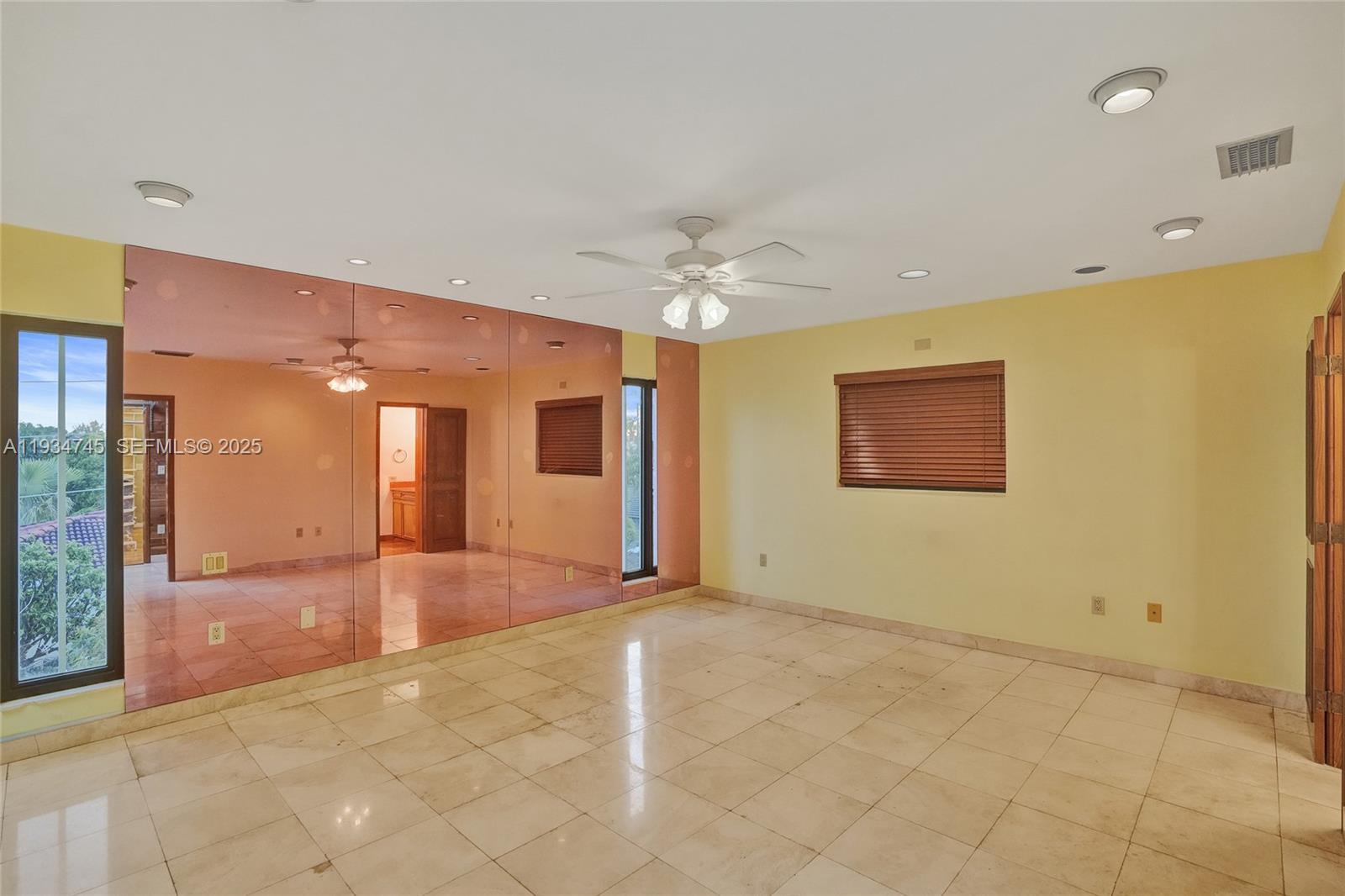 366 W 12th St Hialeah, FL 33010