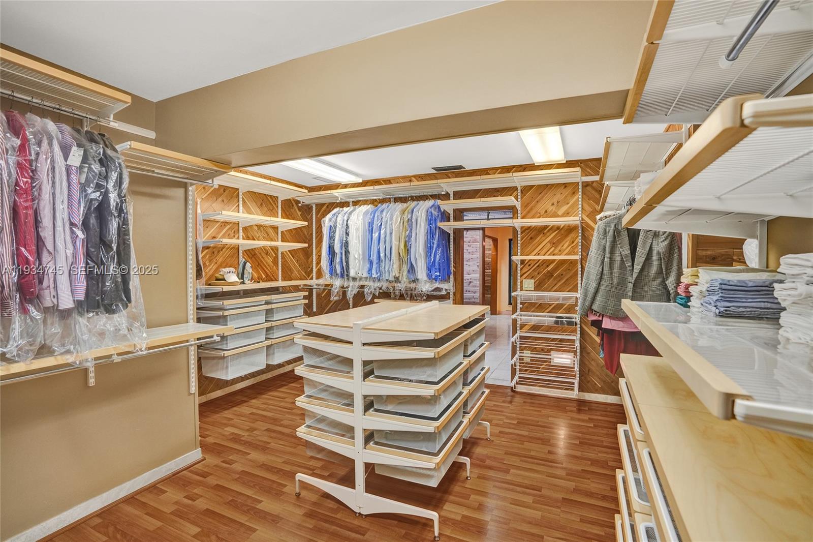 366 W 12th St Hialeah, FL 33010