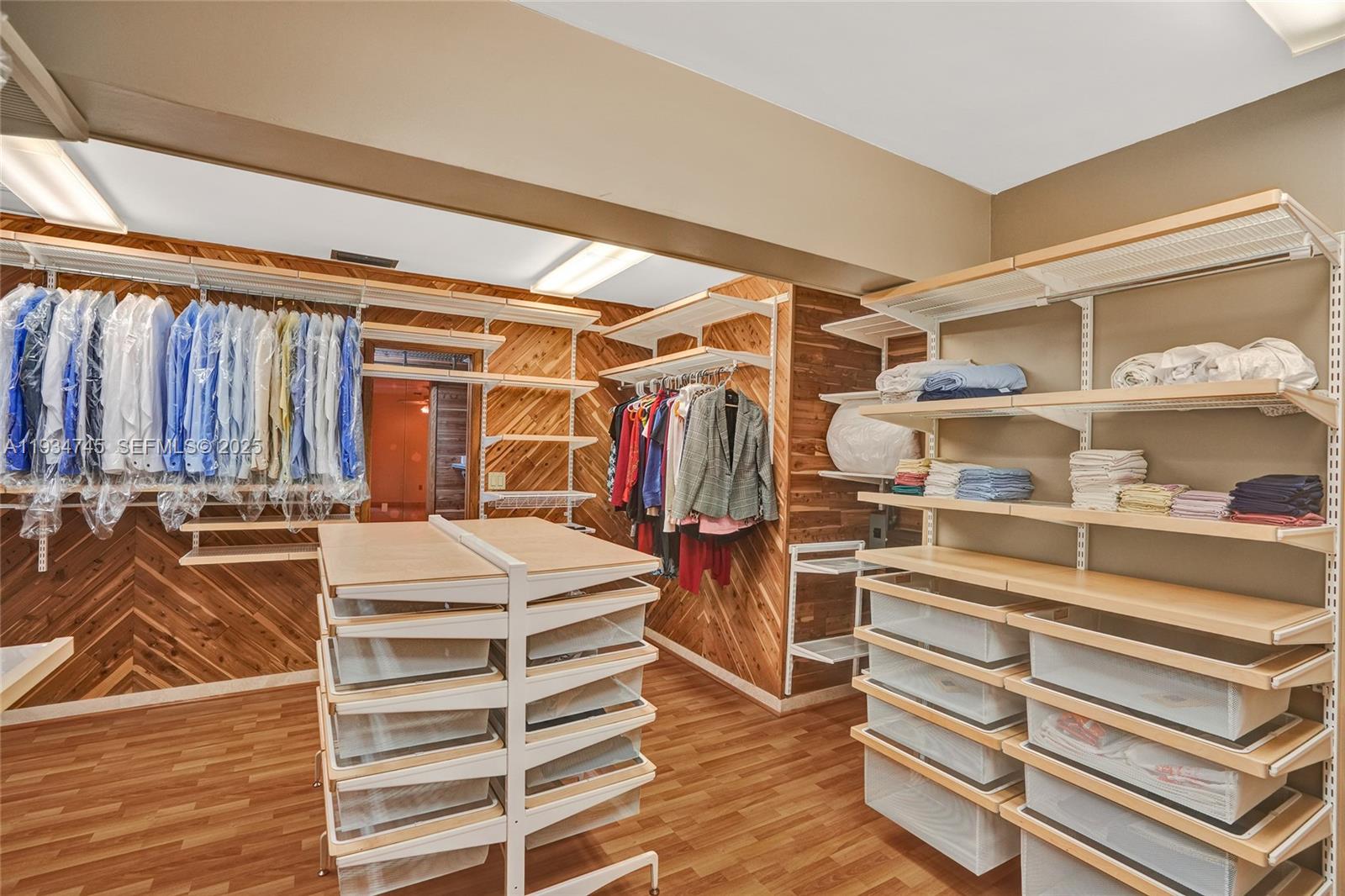 366 W 12th St Hialeah, FL 33010