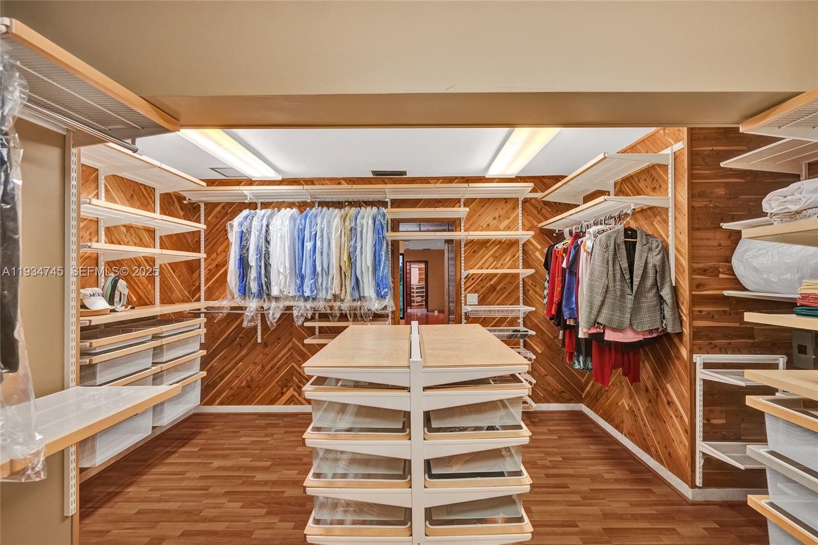 366 W 12th St Hialeah, FL 33010