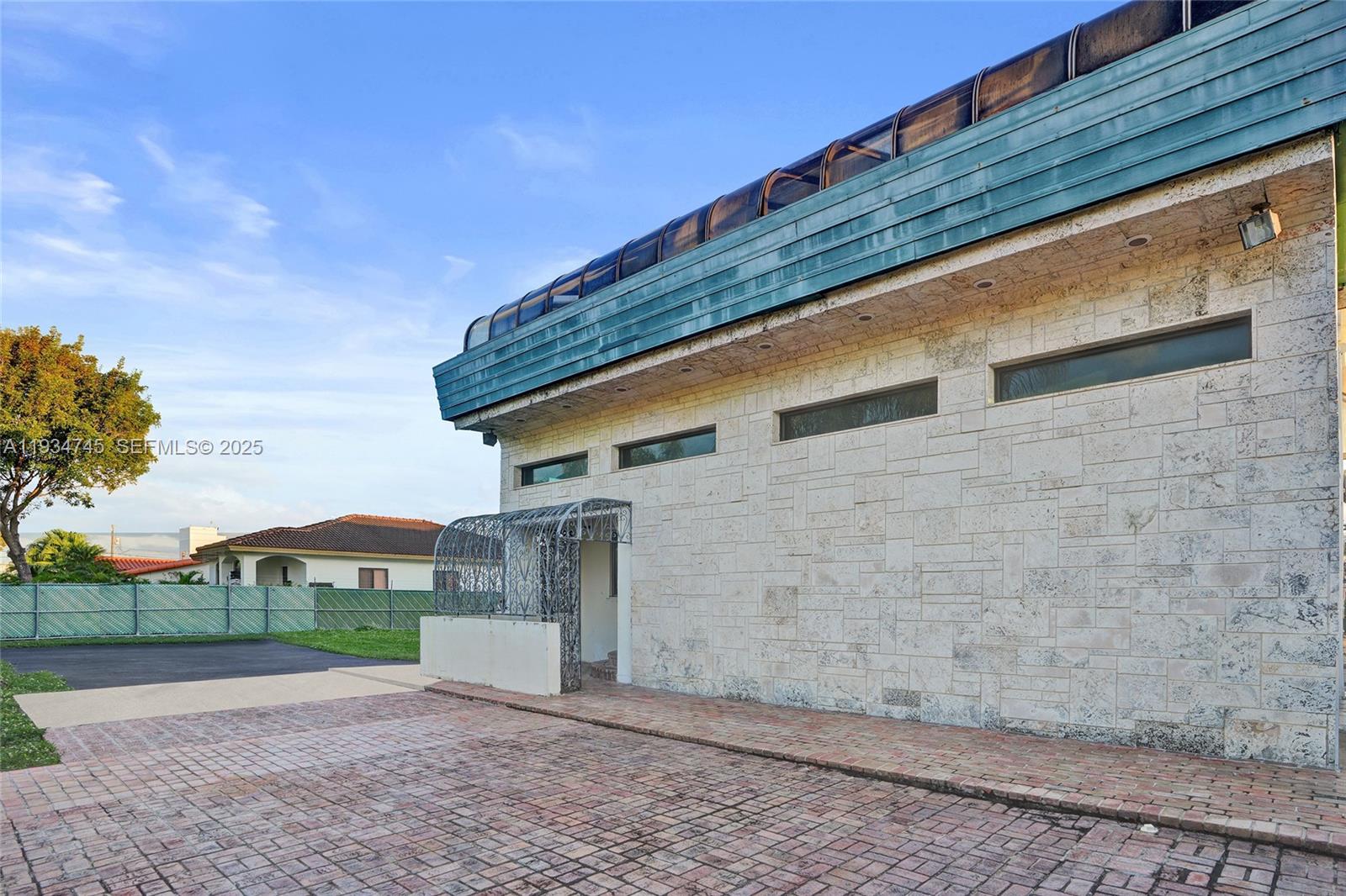 366 W 12th St Hialeah, FL 33010