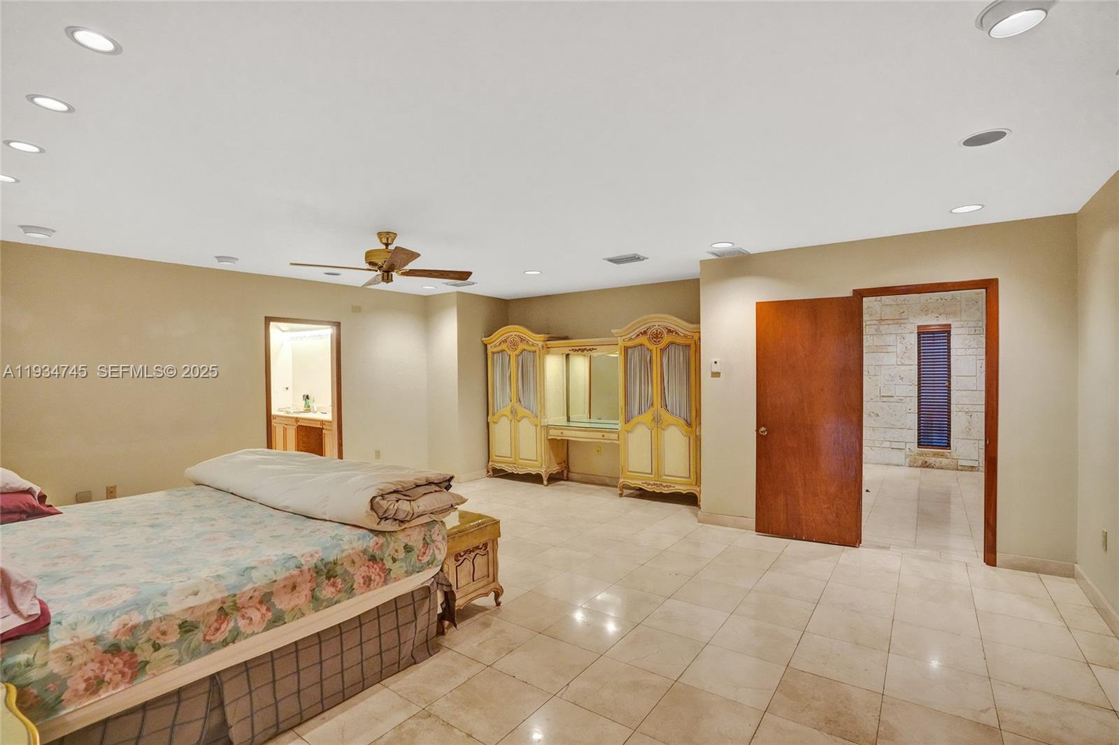 366 W 12th St Hialeah, FL 33010