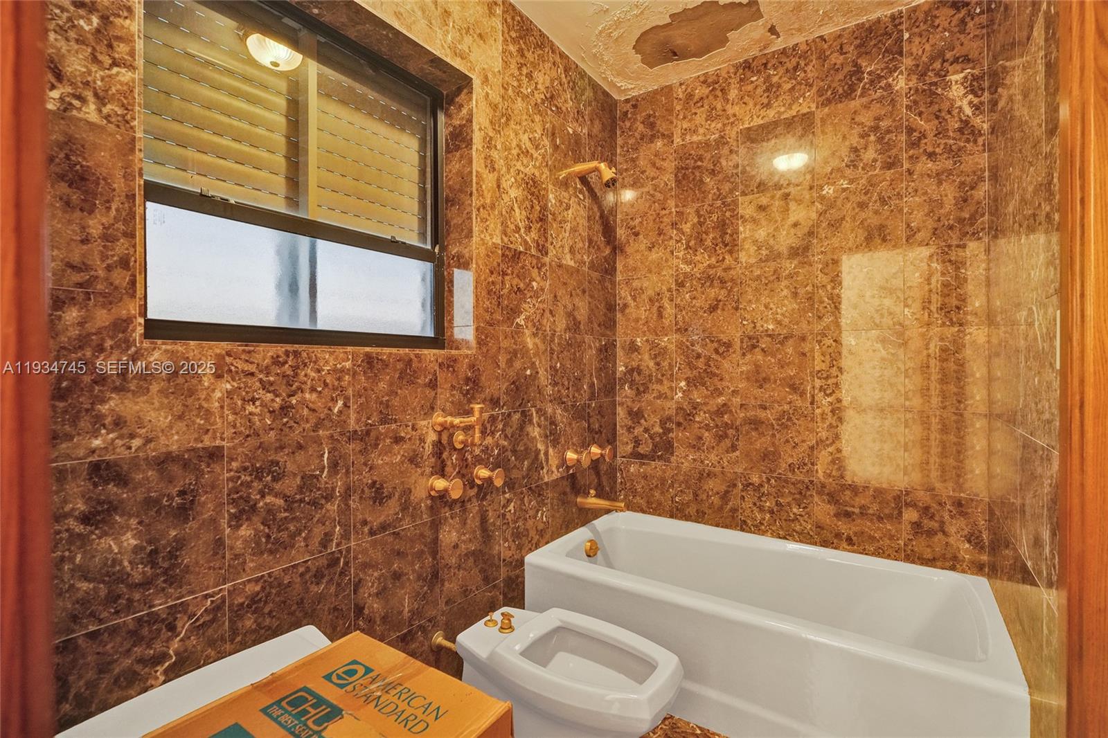 366 W 12th St Hialeah, FL 33010