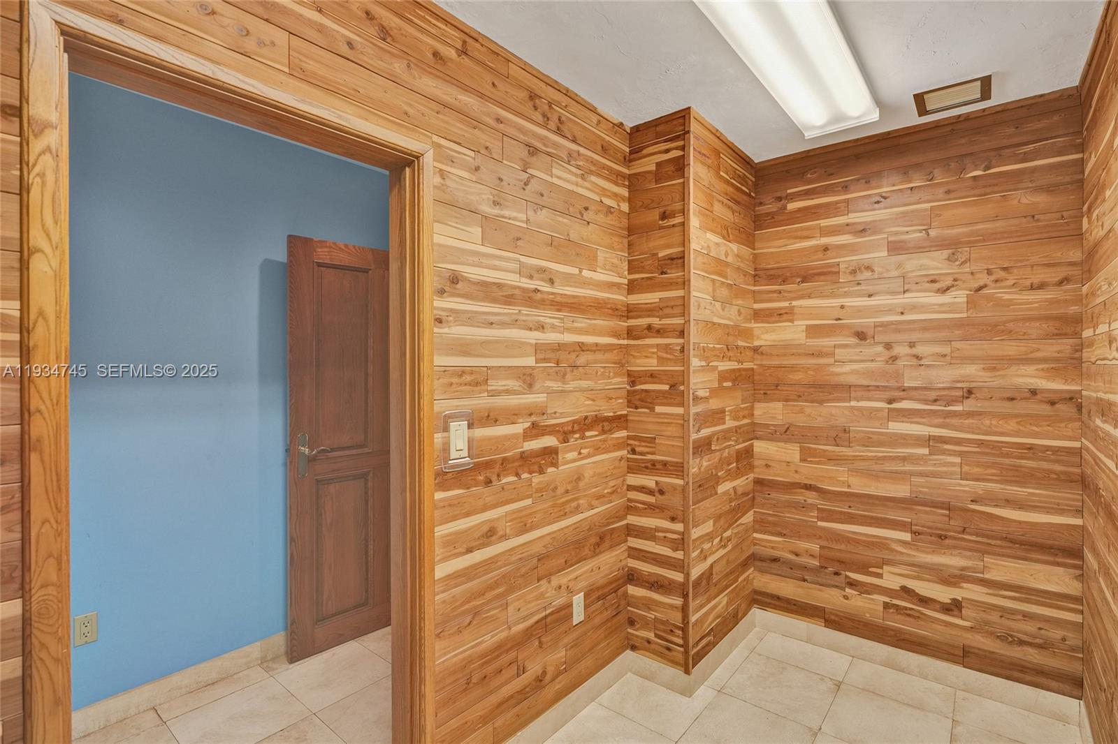 366 W 12th St Hialeah, FL 33010