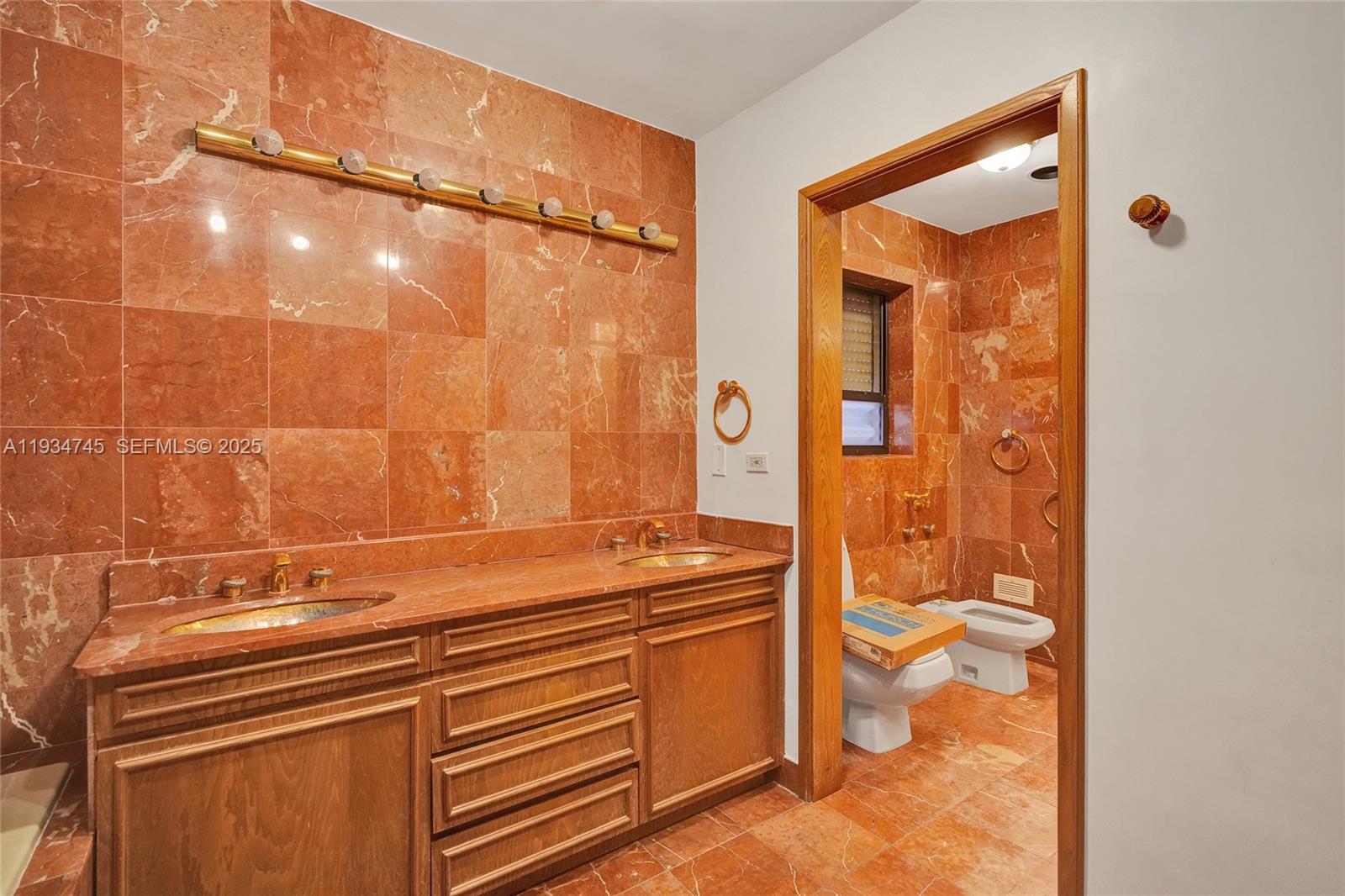 366 W 12th St Hialeah, FL 33010