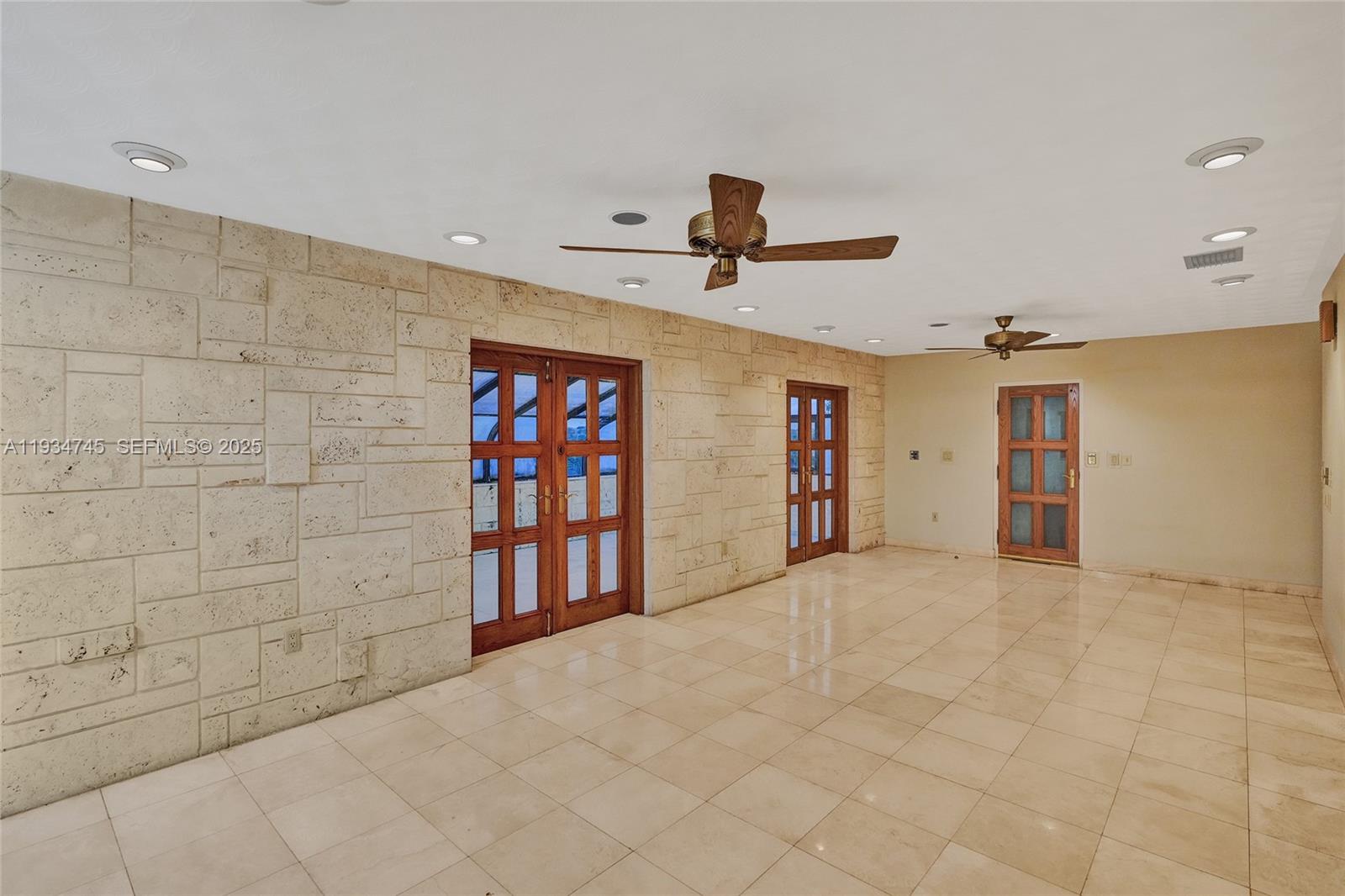 366 W 12th St Hialeah, FL 33010