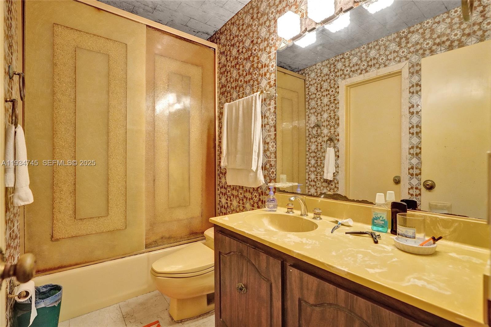 366 W 12th St Hialeah, FL 33010