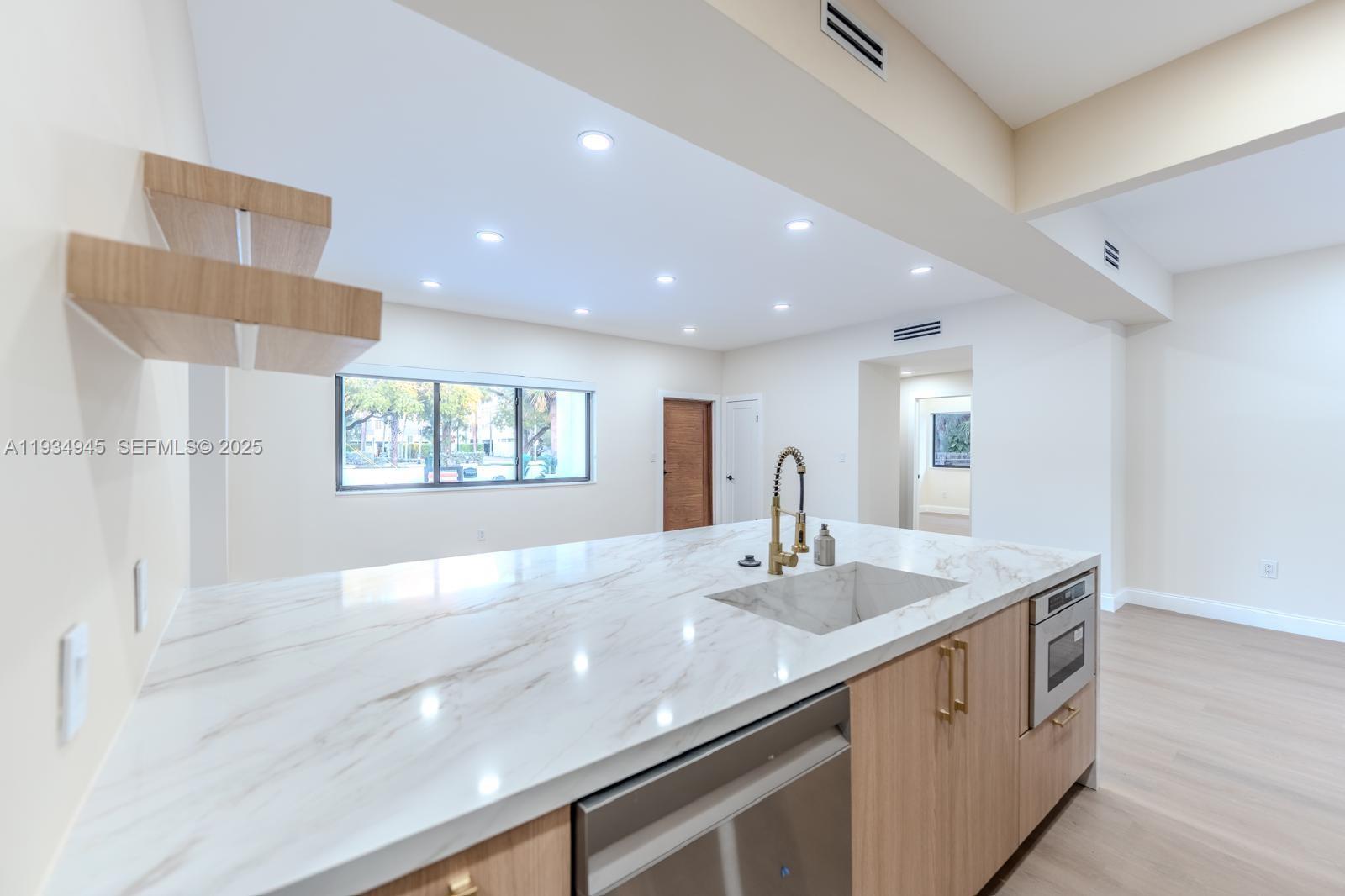 4144 Alton Rd Miami Beach, FL 33140