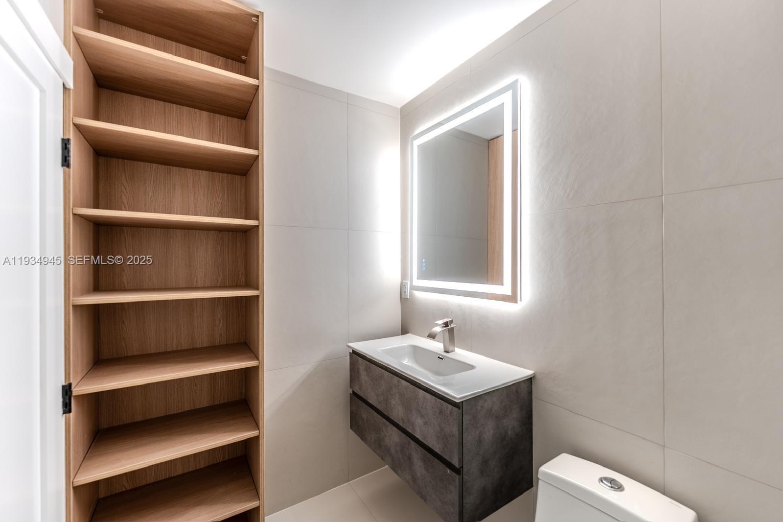 4144 Alton Rd Miami Beach, FL 33140