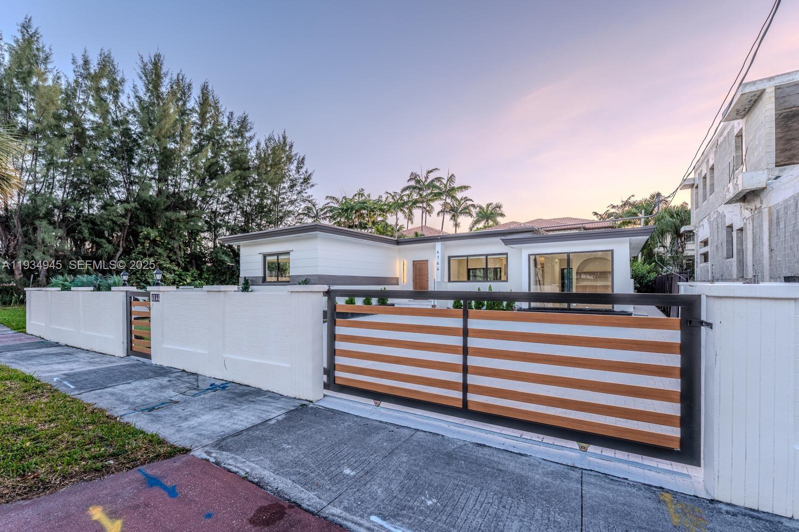 4144 Alton Rd Miami Beach, FL 33140