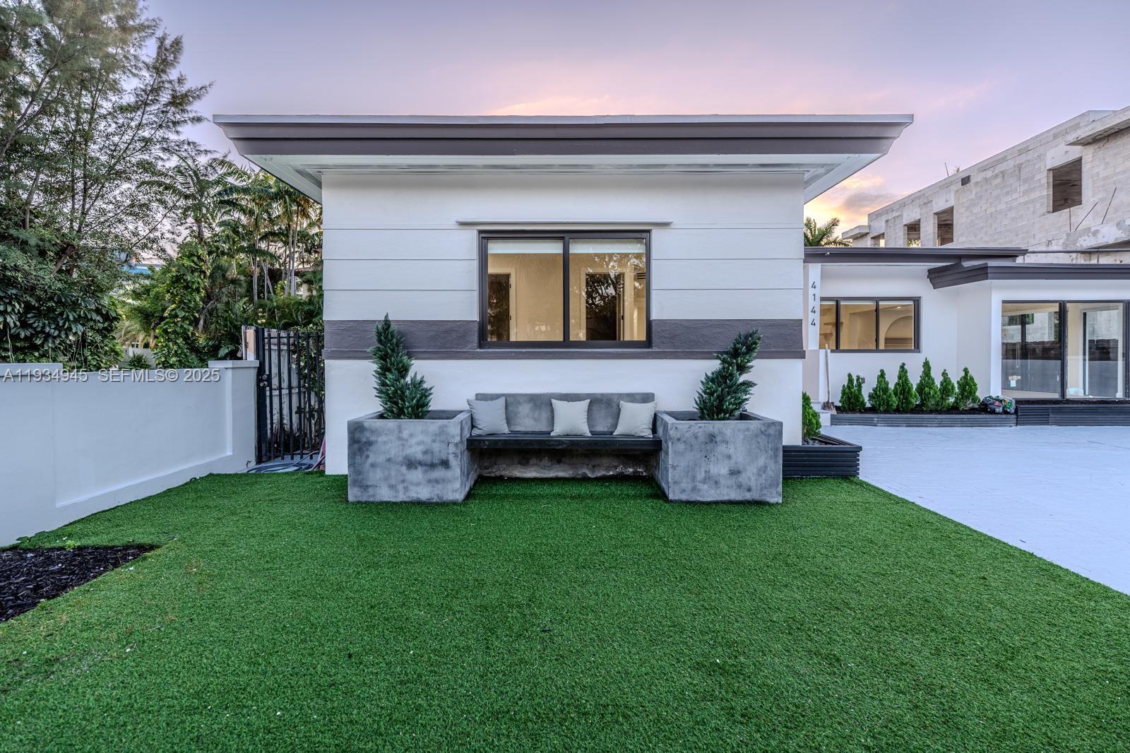 4144 Alton Rd Miami Beach, FL 33140