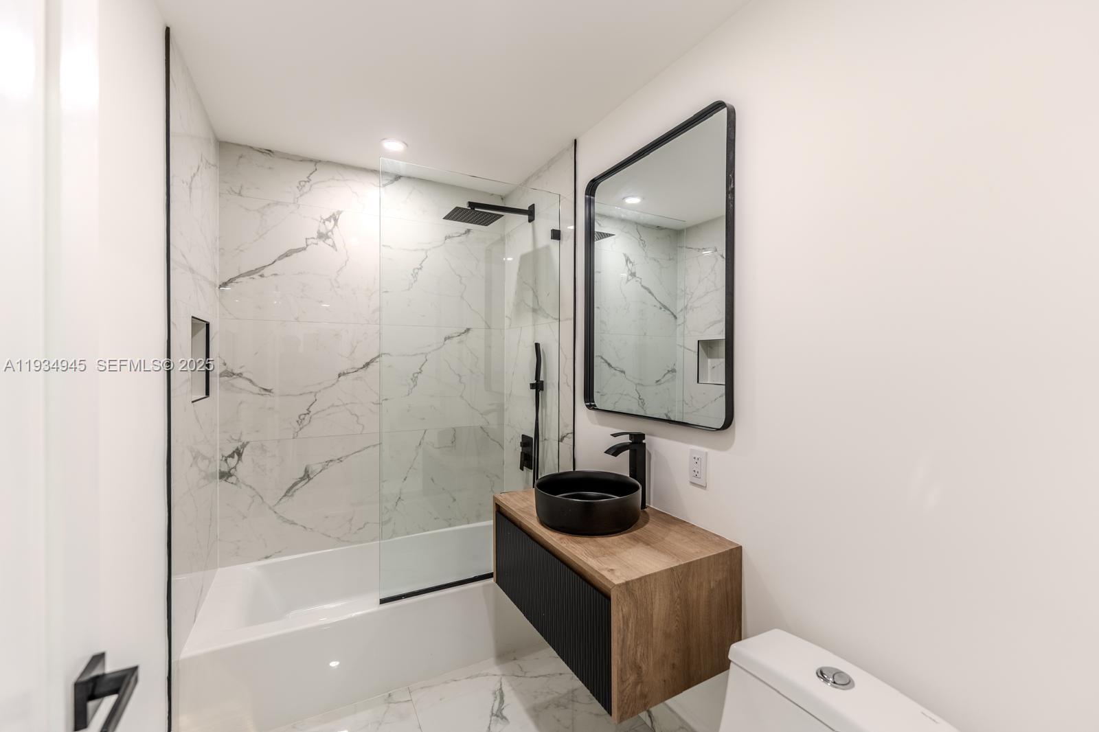 4144 Alton Rd Miami Beach, FL 33140